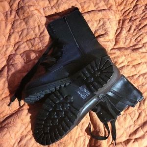 Womans Black leather boots 11M